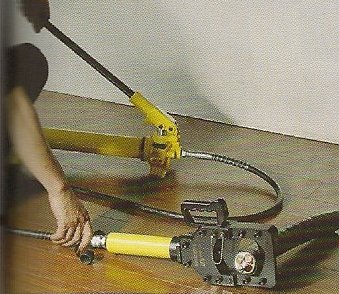 cable cutter in use