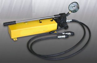 Double acting hydraulic hand pump